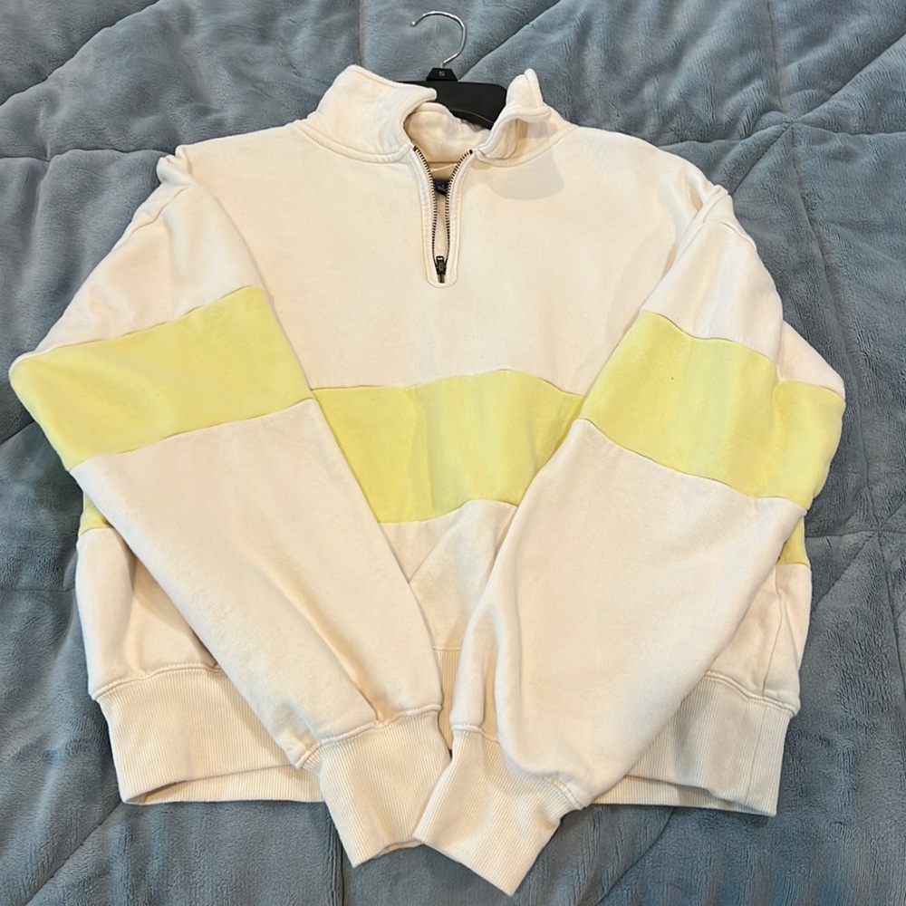 Universal threads quarter zip pullover size s